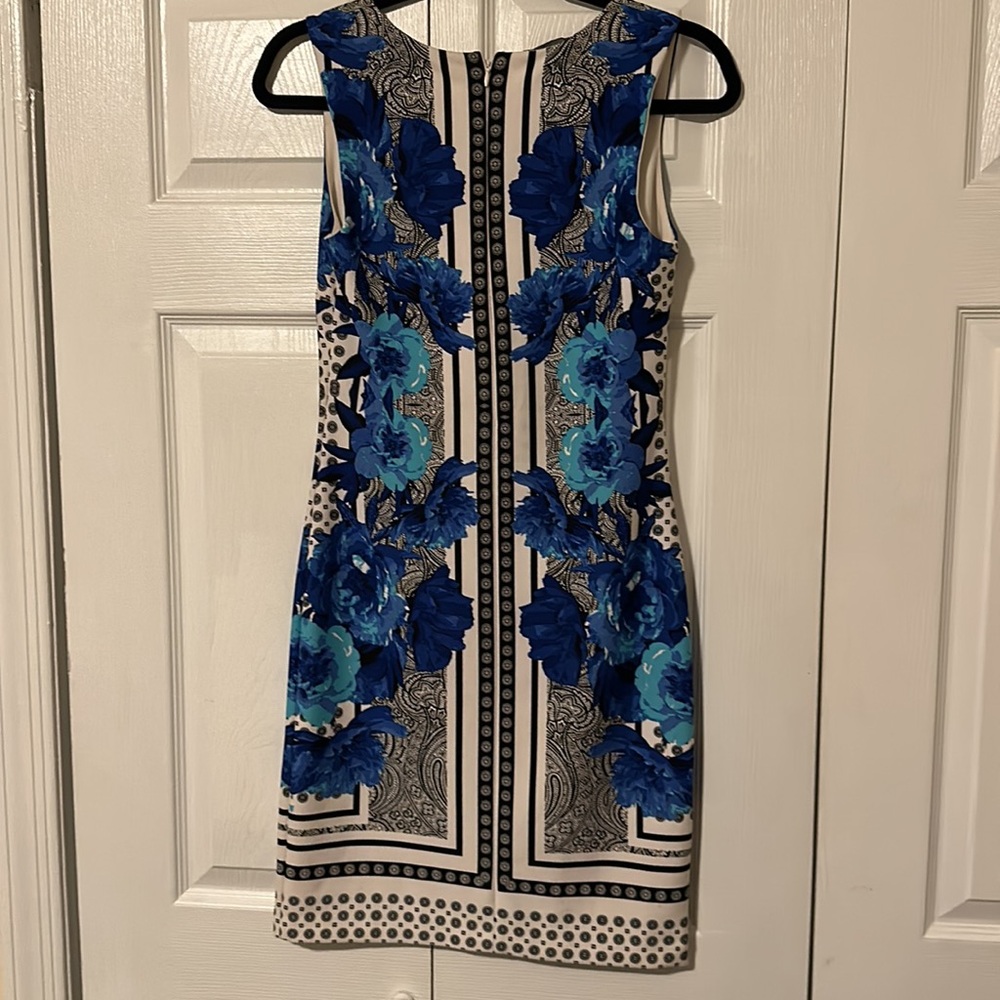 Blue and white dress - Picture 2 of 3